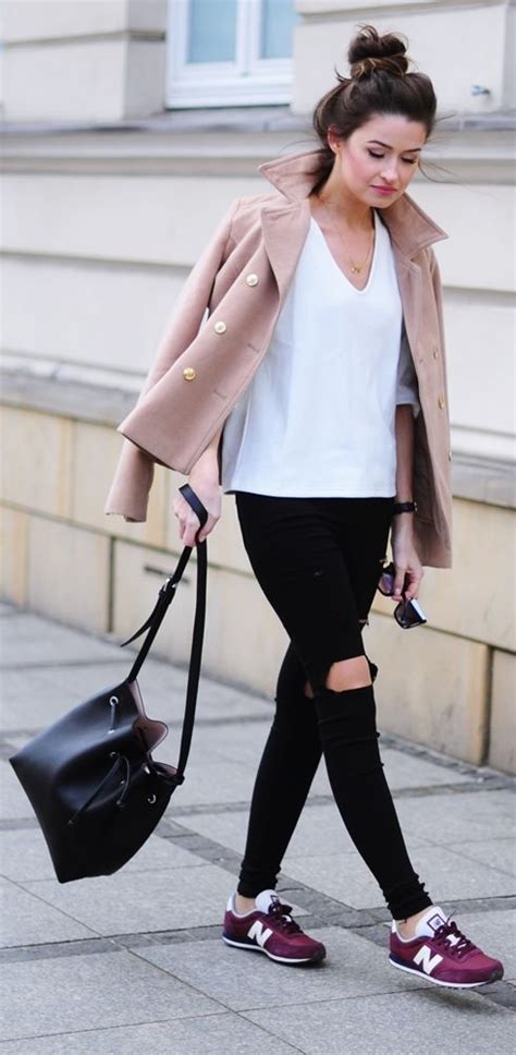 maroon sneakers outfit.